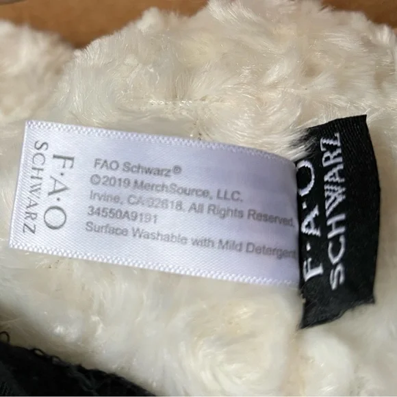 NEW FAO Schwarz Large Curly White Sitting Bear Plush - Return To Wonder - Picture 9 of 13